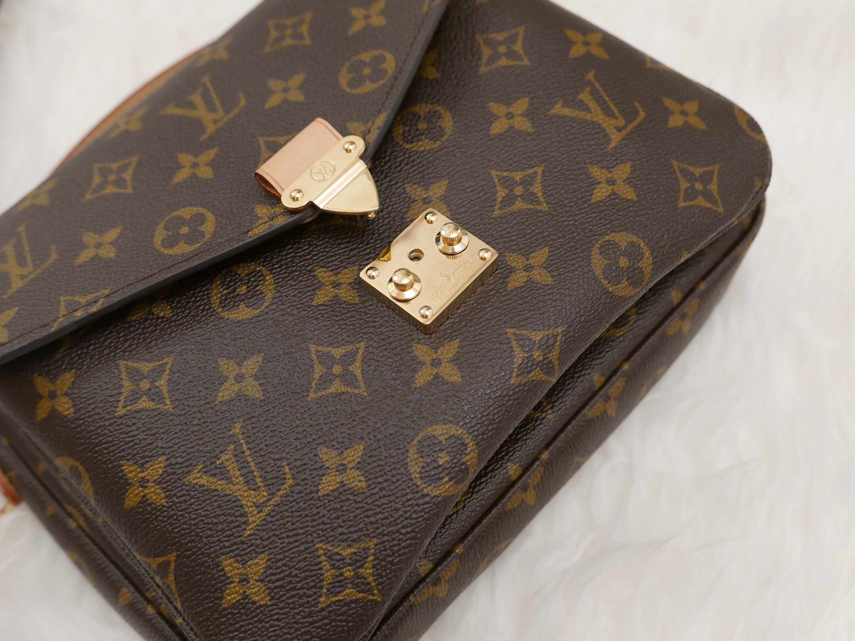 Louis Vuitton, Bags, Like New Laptop Louis Vuitton Work Zipper Hard Tote  Babylone Business